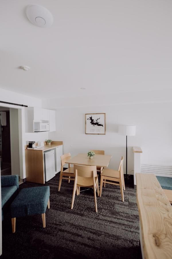 La Place Rendez-Vous Hotel Fort Frances Εξωτερικό φωτογραφία