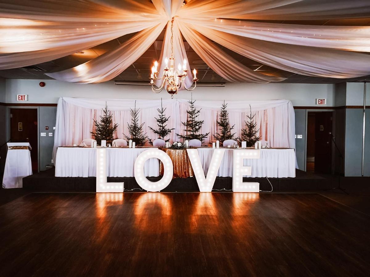 La Place Rendez-Vous Hotel Fort Frances Εξωτερικό φωτογραφία